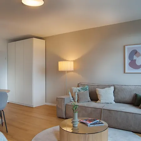 Апартаменты Modernes Mitte 37m2 - U-bahn Leopoldplatz By *